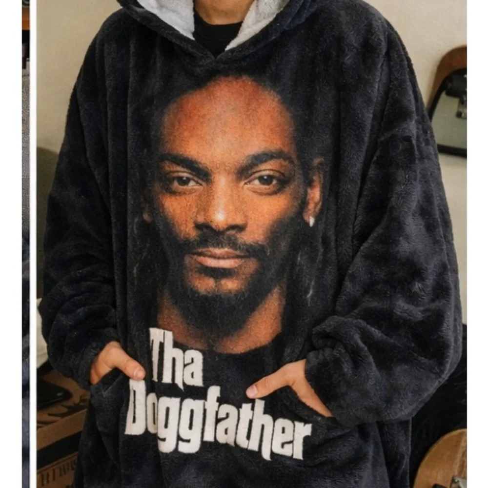 Snoop Dogg “Tha Doggfather” Hooded Blanket Wearable Plush Fleece Throw Black